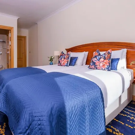 بارك بليس أبارتمنتس 4*